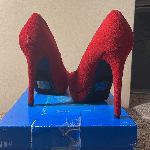 Red Heels - Picture 2 of 5